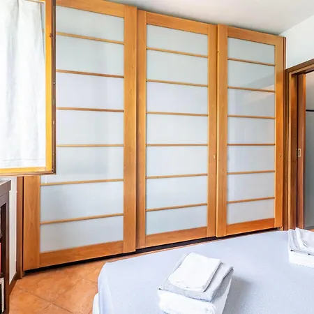 Guesthost - Garda Lovely Flat With Pool Apartment Assenza di Brenzone