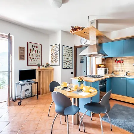 Apartment Guesthost - Garda Lovely Flat With Pool Assenza di Brenzone