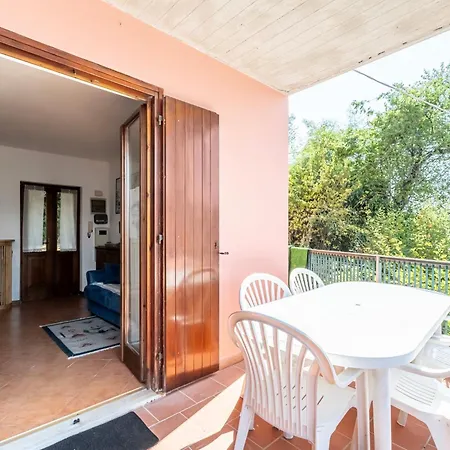 Apartment Guesthost - Garda Lovely Flat With Pool *