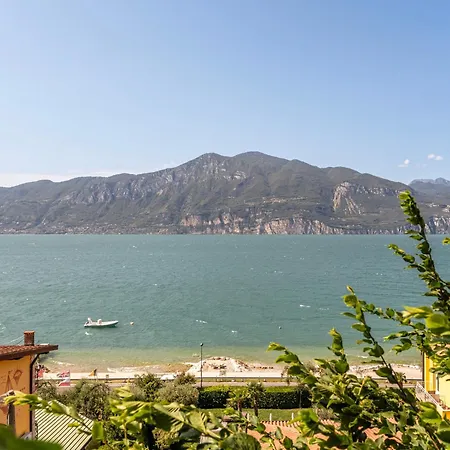 Guesthost - Garda Lovely Flat With Pool דירה אסנצה די ברנצונה