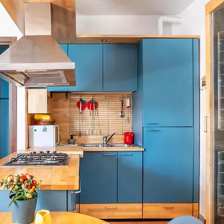 Guesthost - Garda Lovely Flat With Pool Assenza di Brenzone